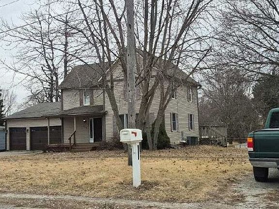 3rd image of 706 W Edgington St