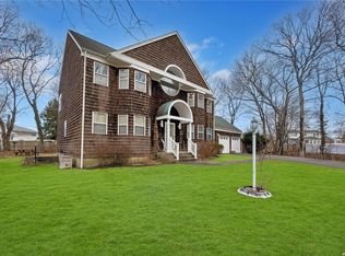 214 Indian Head Rd, Commack, NY 11725