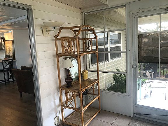 3rd image of 518 Fleetwood St