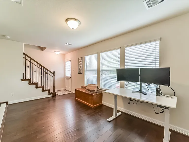 1517 Miles Oaks Pl — Photo 32