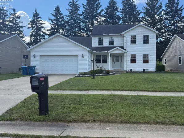 1485 Autumnwoods Dr, Fremont, OH 43420