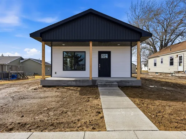 105 Mulberry St, Tipton, IA 52772