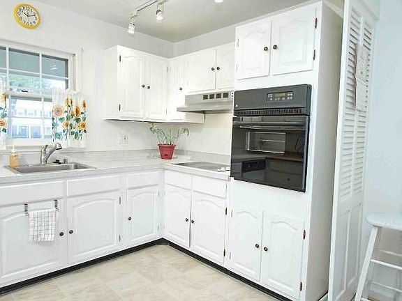 Sparkling, open kitchen