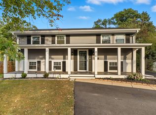 814 N Croydon St, Sterling, VA 20164