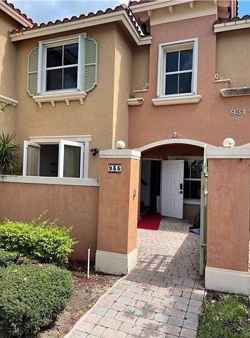 1st image of 143 Southwest Ave #935