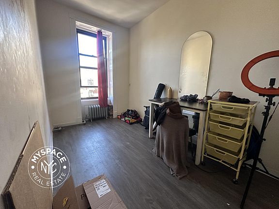 4th image of 2081 5th Ave APT 4