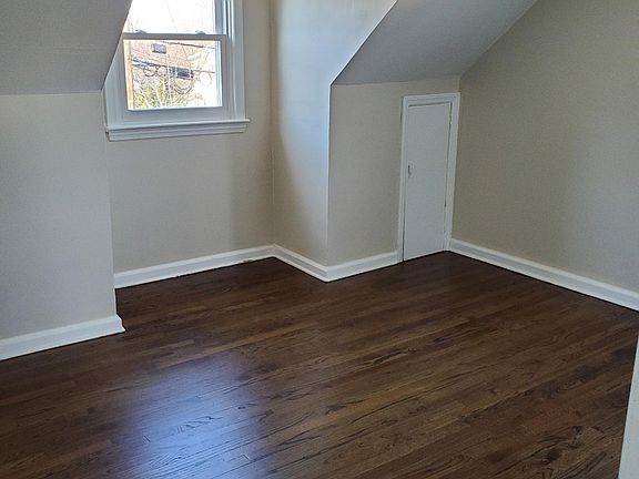 3rd image of 11 Garry St
