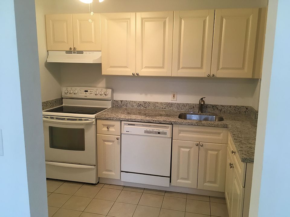 1st image of 1625 SE 10th Ave APT 202