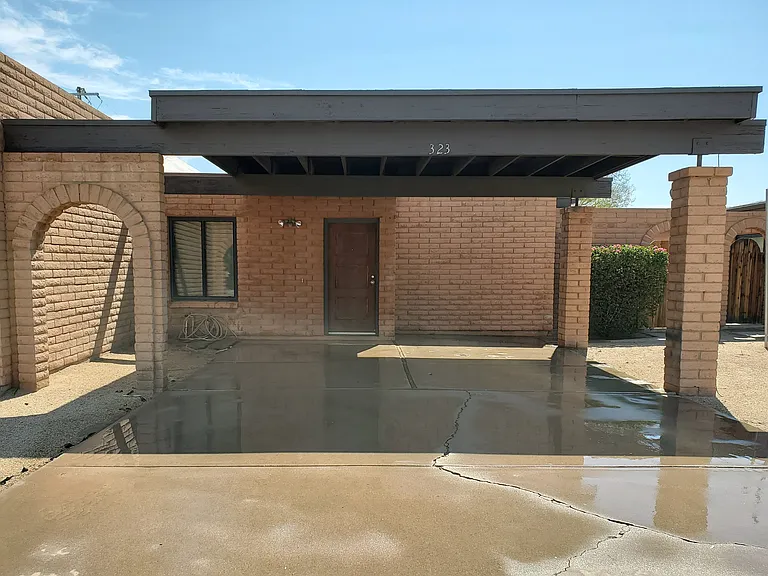 323 S Beck Ave — Photo 4