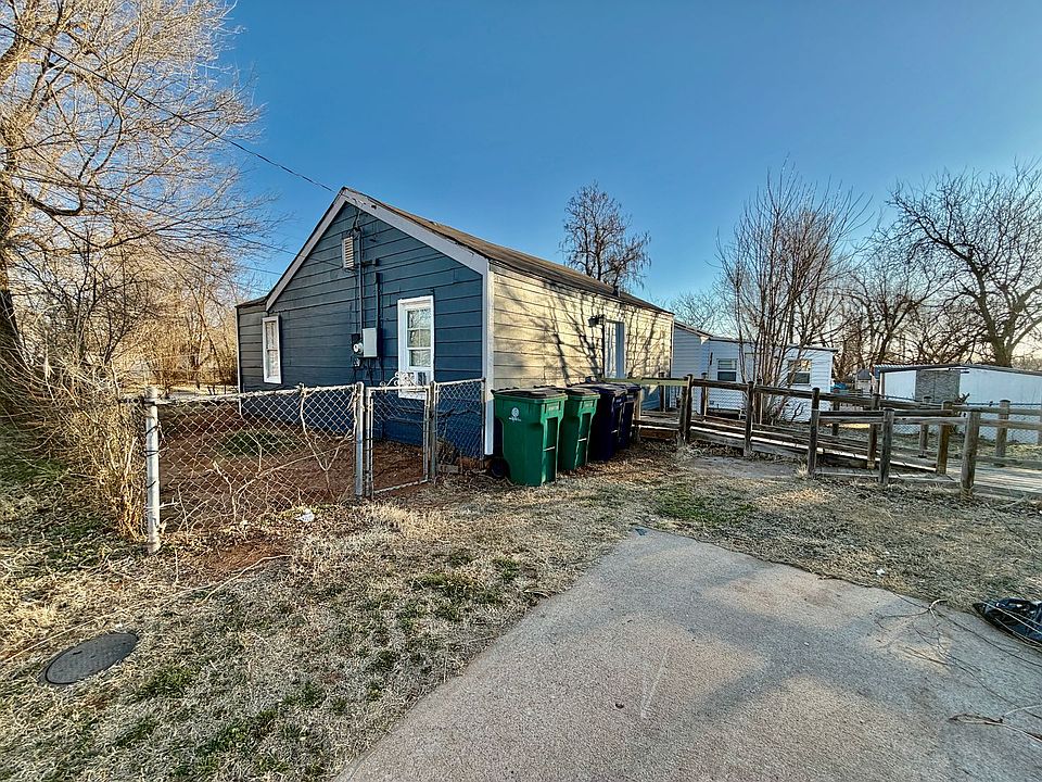 1st image of 2502 SE 13th St