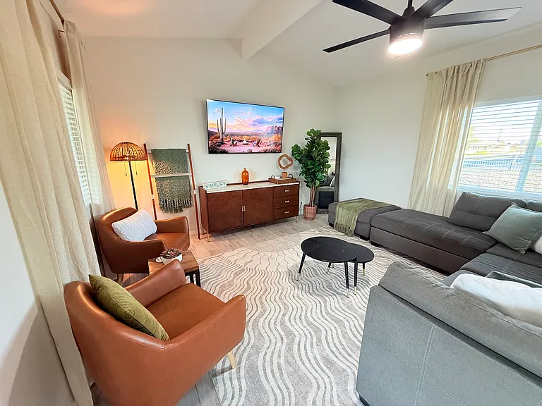 W Mountain View Dr — Photo 8