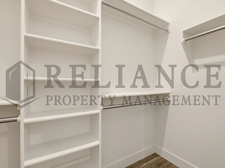 525 E Elmwood St — Photo 26