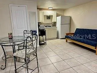 1 bed, 1.0 bath, 350 sqft, $795 — Photo 2