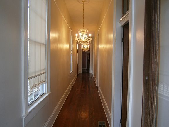3rd image of 220 Amelia St