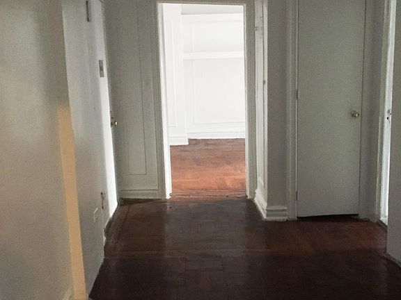 4th image of 975 Sheridan Ave