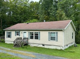 95 Spicer Rd, Hoosick Falls, NY 12090