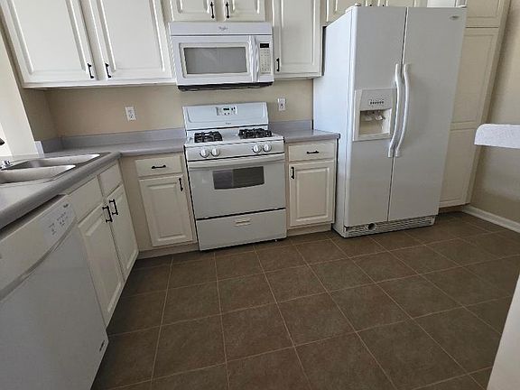 2nd image of 1415 Cottonwood Trl #1415