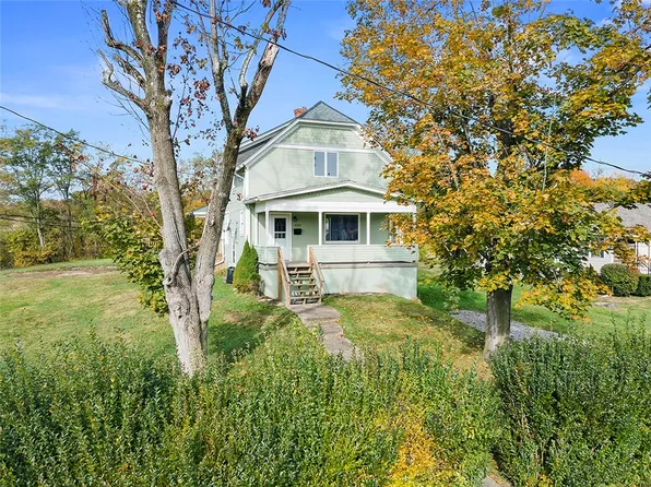 2737 Sumner St, Natrona Heights, PA 15065