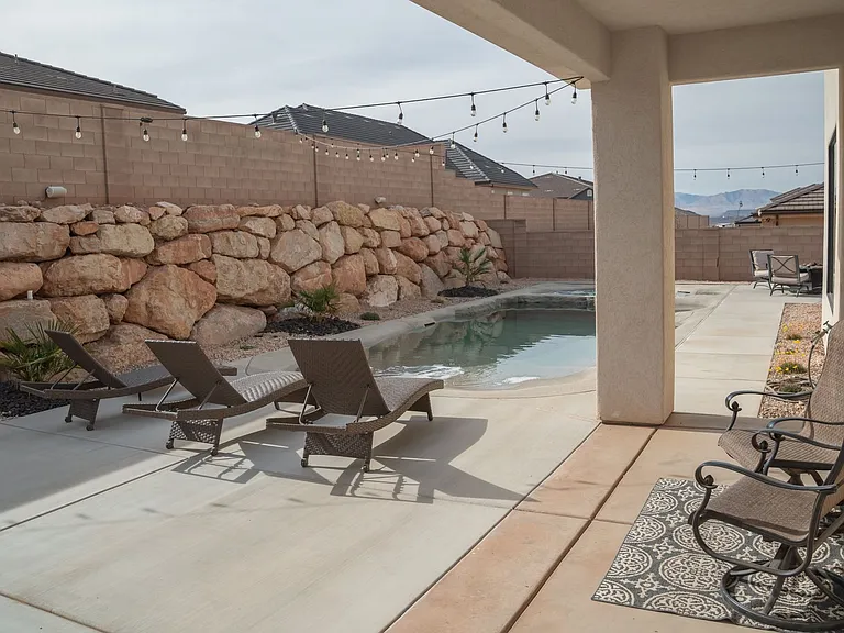1322 E Toliman Way — Photo 30