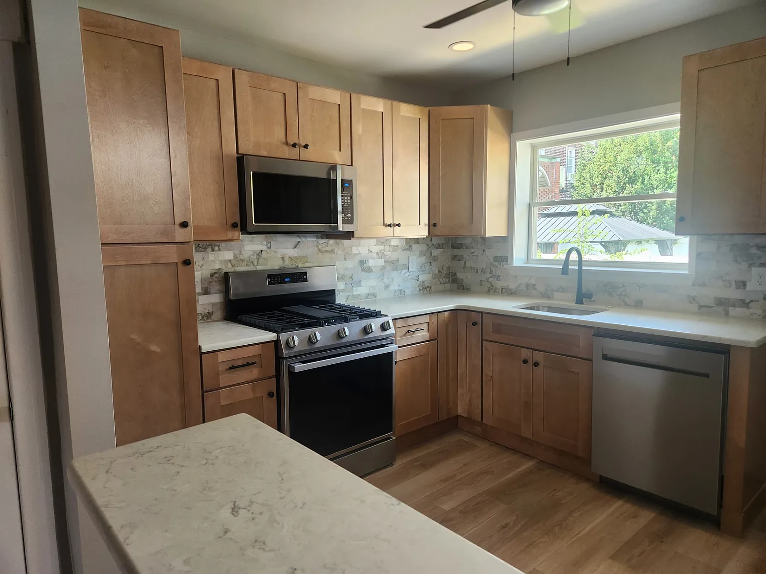 3 bed, 1134 sqft, $2,850 — Photo 3