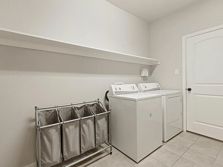 8720 Devonshire Dr — Photo 23