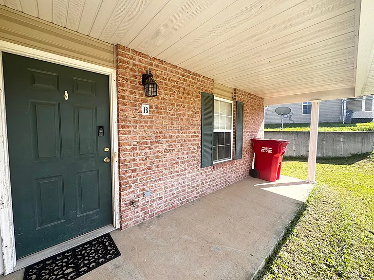 20924 Hartsburg Ln — Photo 2