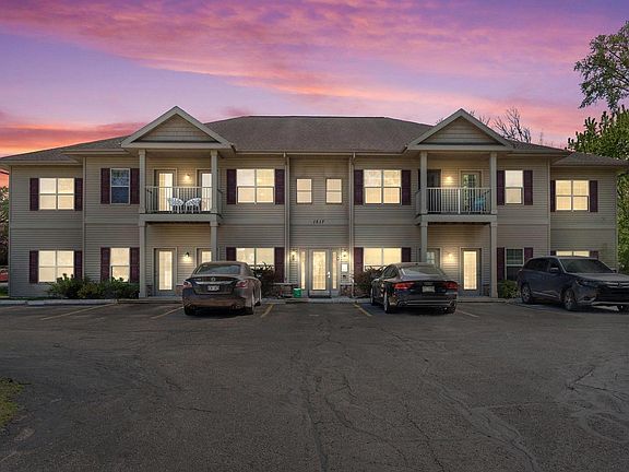 2nd image of 1517 Martin Street #6