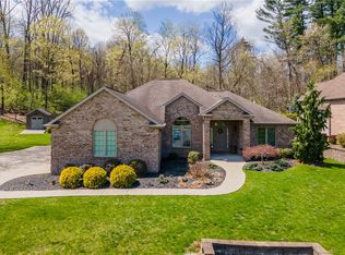 473 Hickory Ln, Houston, PA