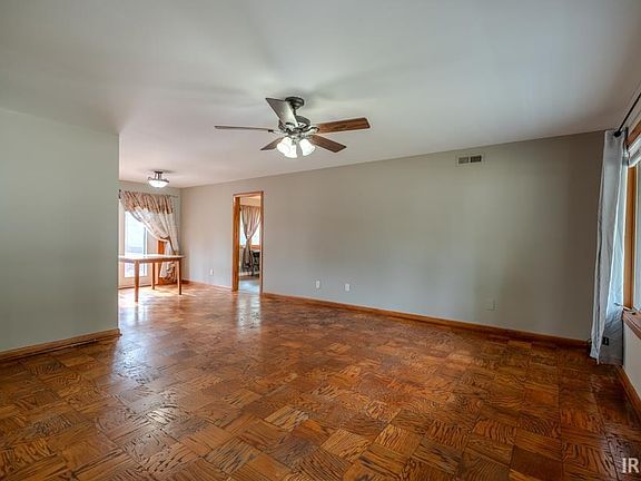 5th image of 6103 Beaumont Dr