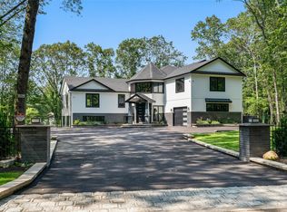 5 N Hills Rd, East Norwich, NY 11732