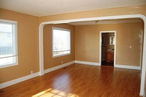 5th image of 1122 SE 4th Ave