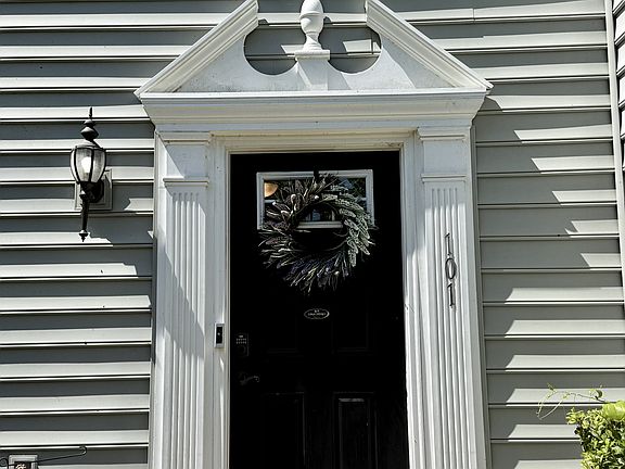 2nd image of 101 Newbaker Sq #1