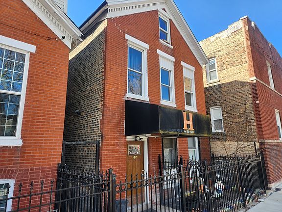 2nd image of 1452 N Central Park Ave