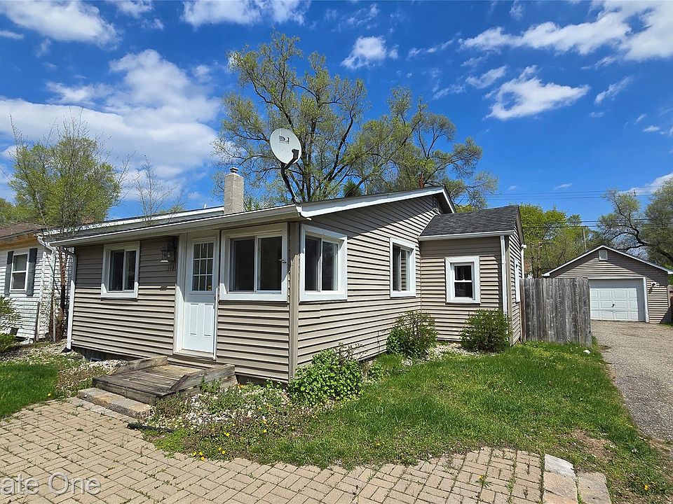 1st image of 3148 Woodlawn St