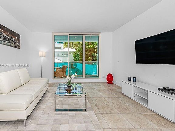 4th image of 2301 Collins Ave APT 319