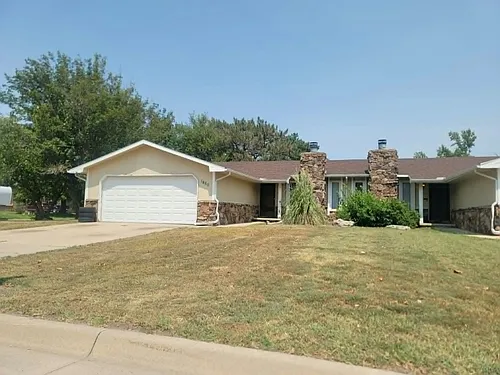1460 N Northwest Pkwy Photo 1