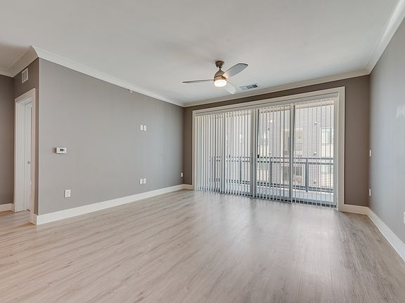 3rd image of 3517 Windhaven Pkwy #2505