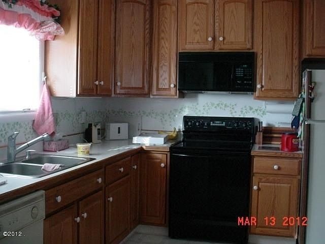 2nd image of 3220 18th Ave S