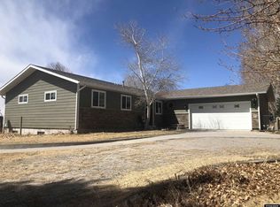 94 Grandview Ln, Riverton, WY 82501