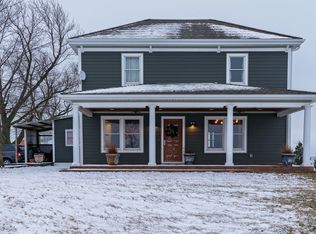 660 N 3000 East Rd, Strawn, IL 61775