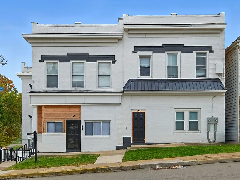 796 Hazelwood Avenue — Photo 2