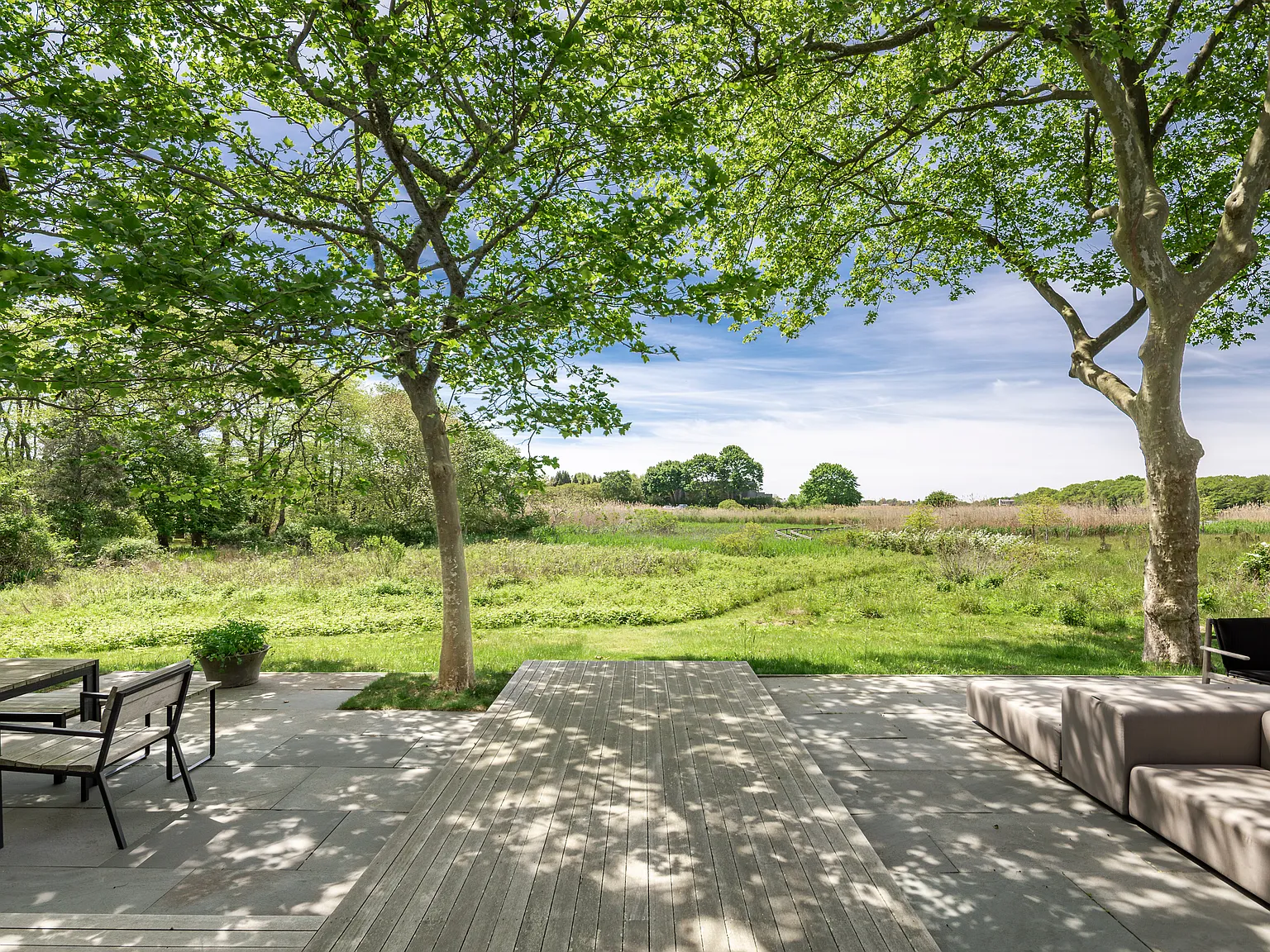 Serene Waterfront Rental, Sagaponack South — Photo 4
