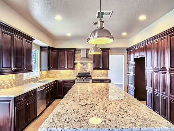 3rd image of 10991 Yunis Ct