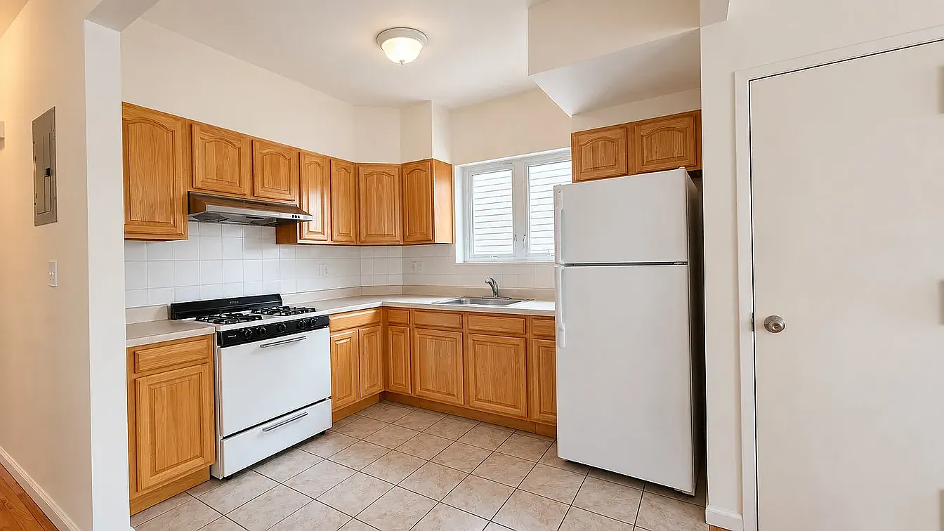3 bed, 1200 sqft, $2,900 — Photo 1