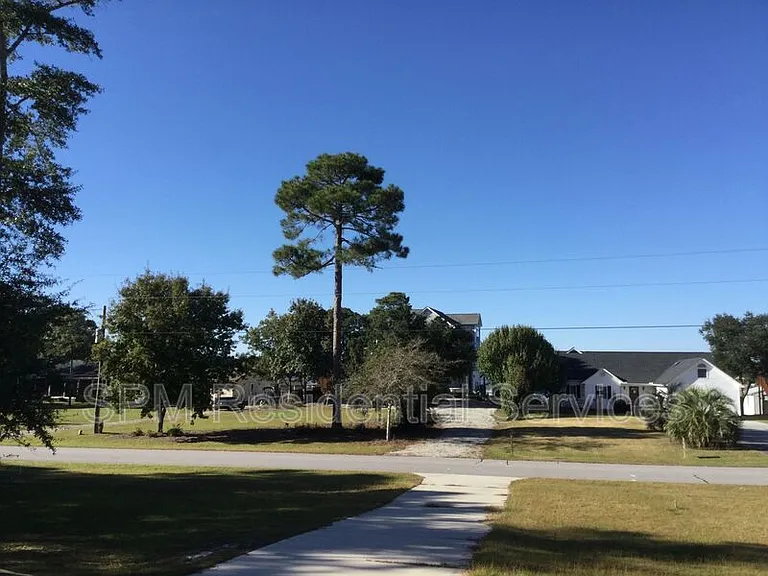 748 Chadwick Shores Dr — Photo 28