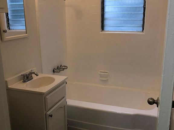 4th image of 1605 N Martel Ave APT 1