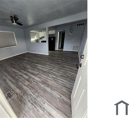 1st image of 510 McKellar Cir #1