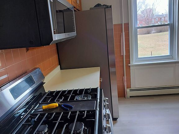 5th image of 2116 W 8th St