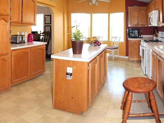 3rd image of 479 Chateau La Salle Dr #479
