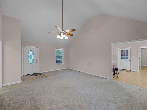 5th image of 176 Battleground Dr